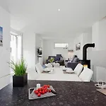 Haus Mit Yachthafenblick In Ferienhaus Peenemünde