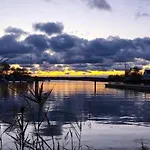 Haus Mit Yachthafenblick In