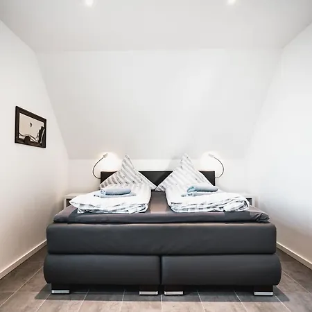 Am Yachthafen In بيت للعطل