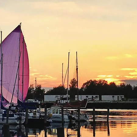 Am Yachthafen In Peenemunde