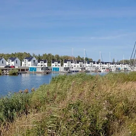 Haus Mit Yachthafenblick In Semesterbostad *